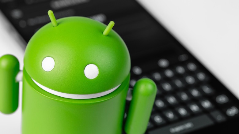 Android mascot and phone