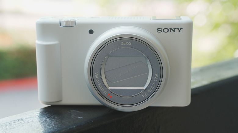 Sony ZV-1 II Frontal shot